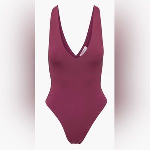 Babaton Contour V-Neck Bodysuit Medium